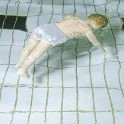 Mannequin de sauvetage aquatique enfant